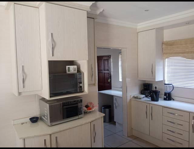 4 BEDROOM HOUSE FOR SALE IN PARKHAVEN